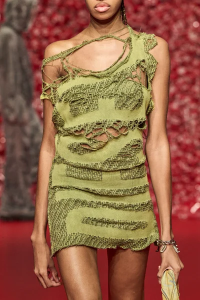 Look 29